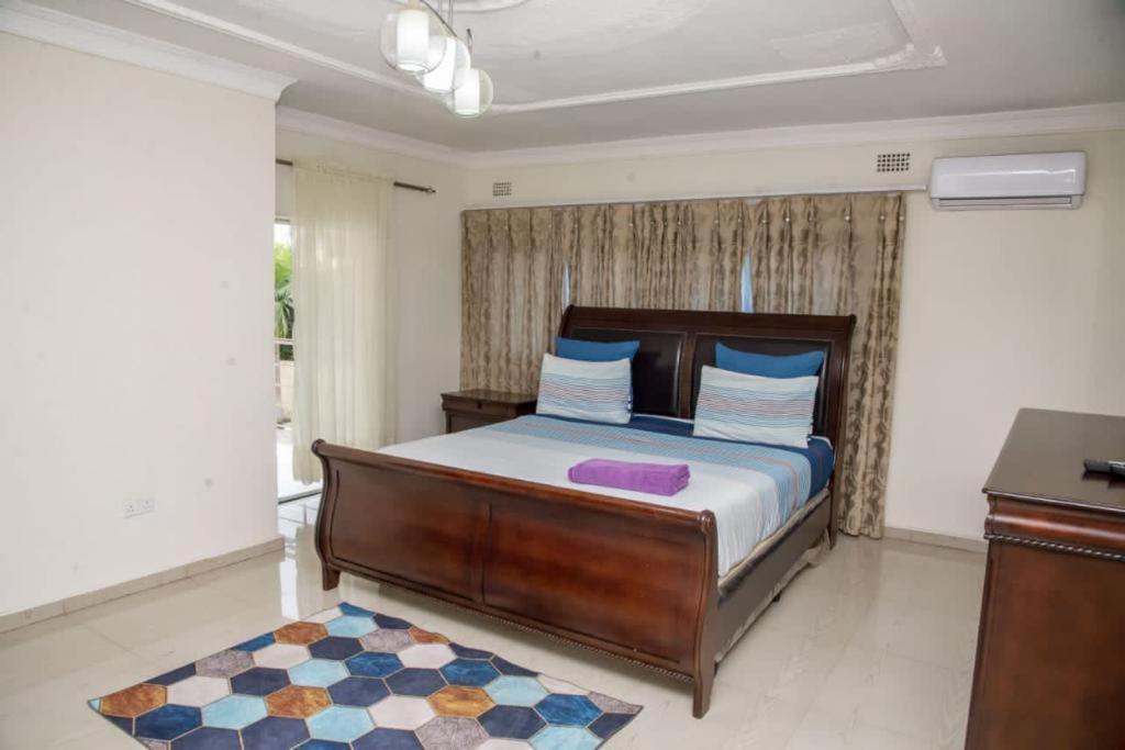 Royal Villa Suites Lusaka Esterno foto
